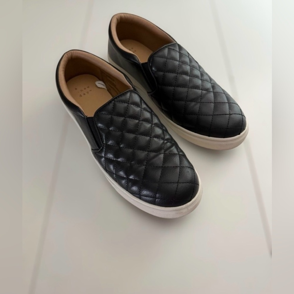 A New Day Black Quilted Slip-On Loafers Womens Size 8